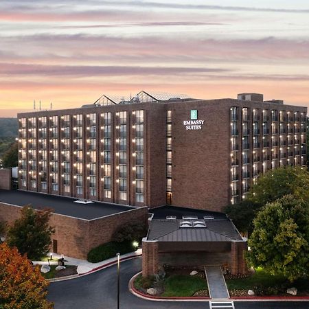 Embassy Suites Baltimore - North/Хант-Вэлли Экстерьер фото